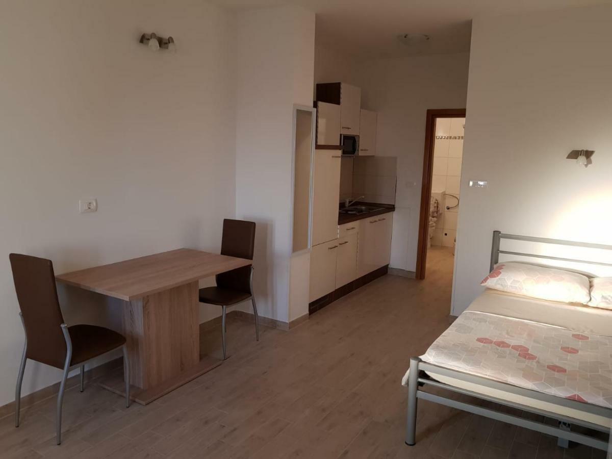 Studio Apartment Matija Podstrana Exterior photo